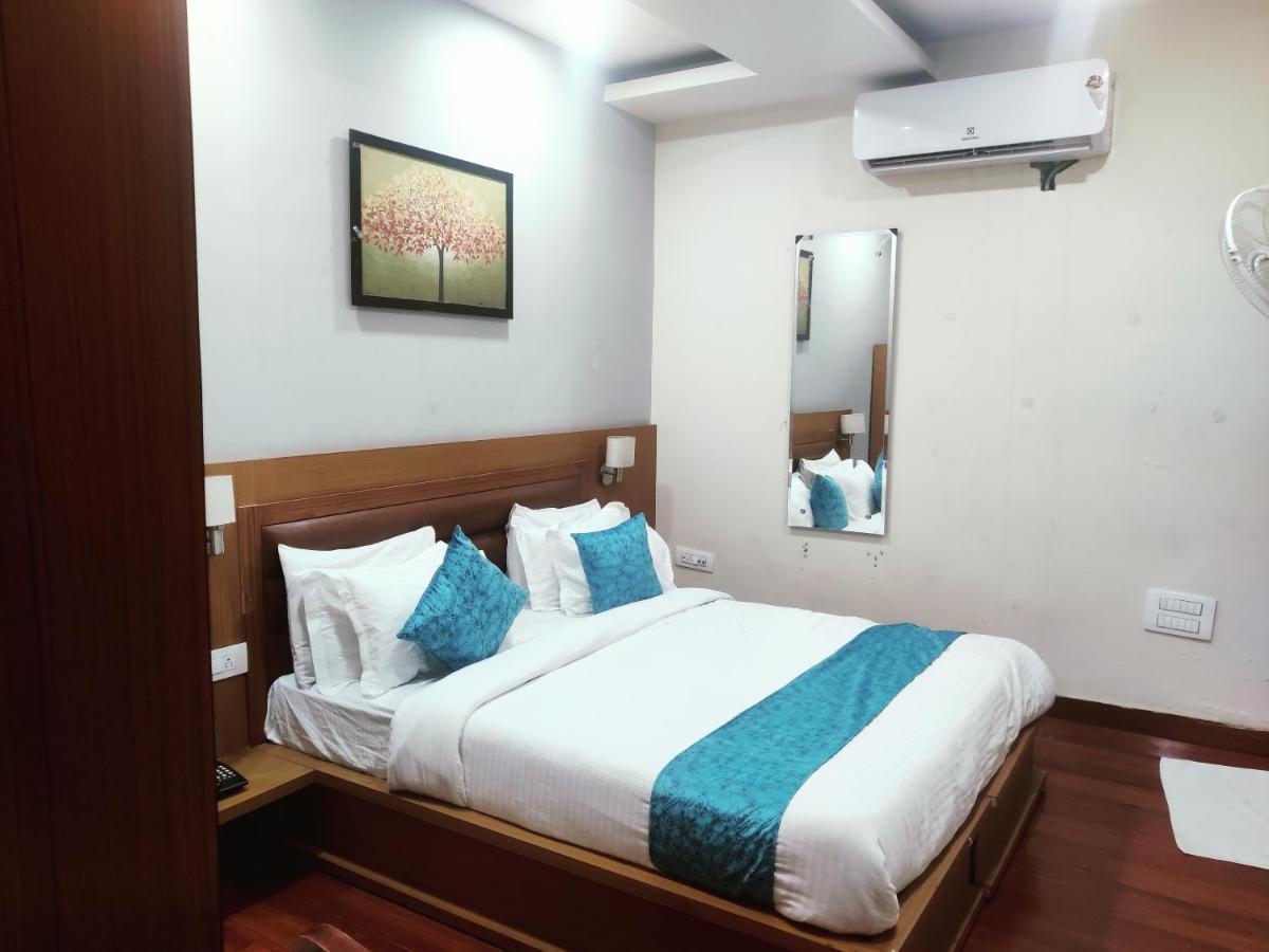 Banyan Hotel&Restro Hisār Esterno foto