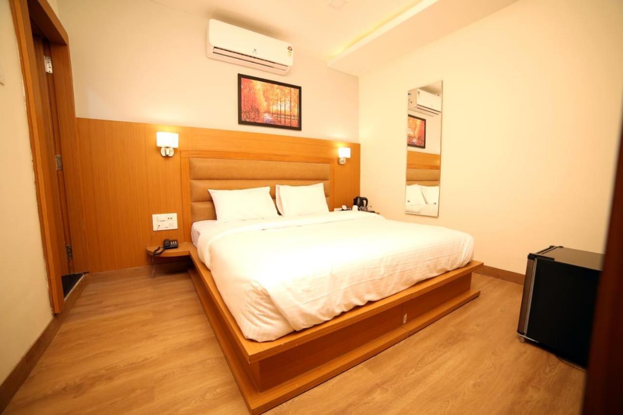 Banyan Hotel&Restro Hisār Esterno foto