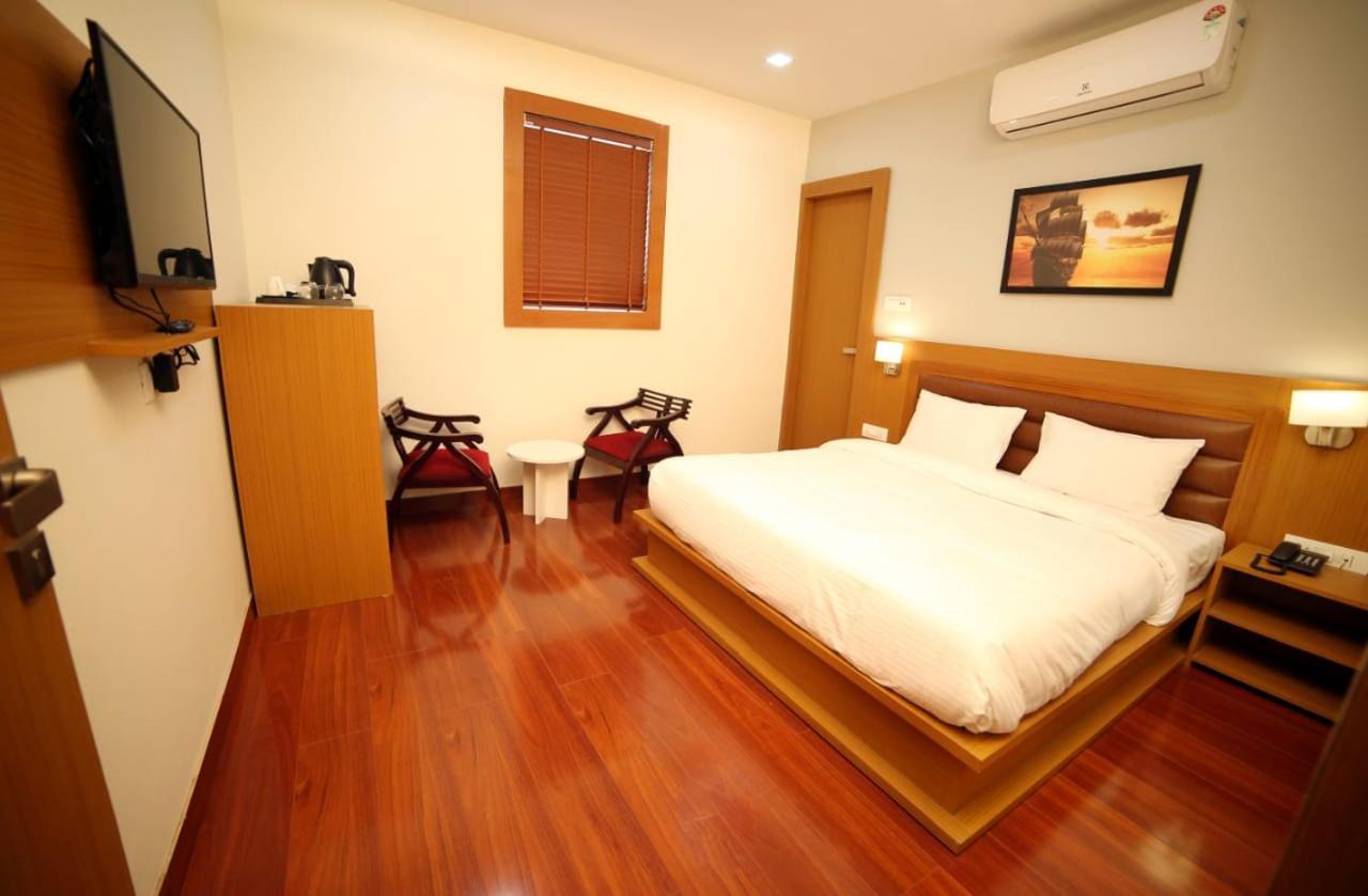 Banyan Hotel&Restro Hisār Esterno foto